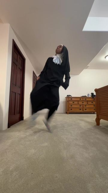 I’ll miss this bedroom ;) Dc: Me ✋🏾👩🏾‍🦱 #dance #shrek #funny #heelclick #transition